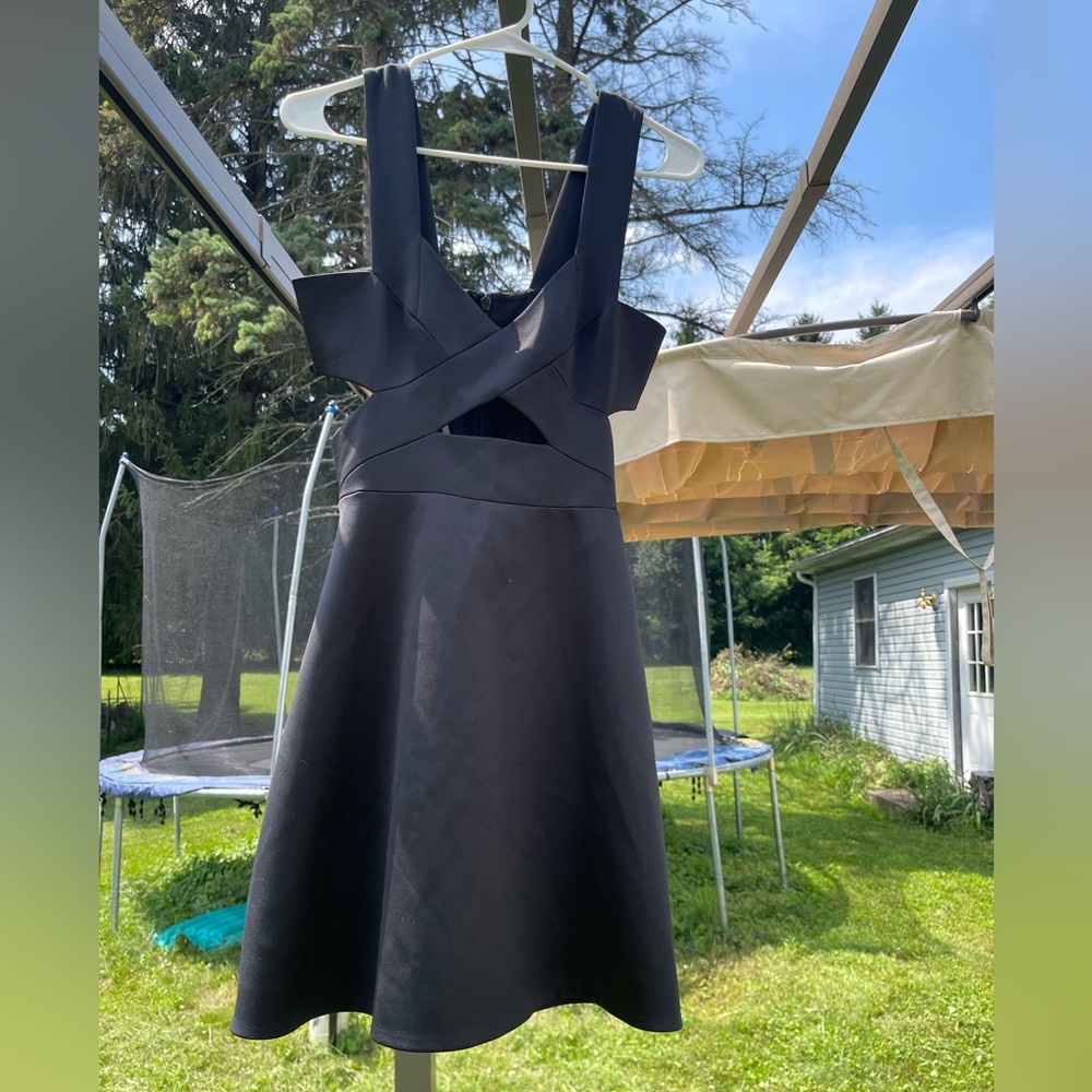 Elegant Black Sleeveless Dress
